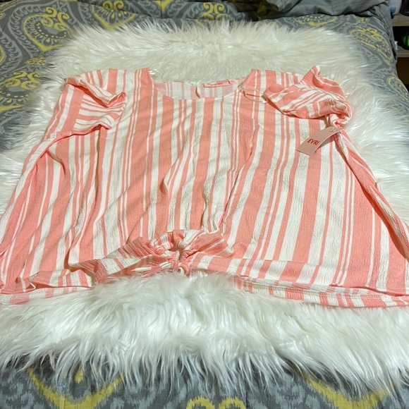 Top - Picture 3 of 8